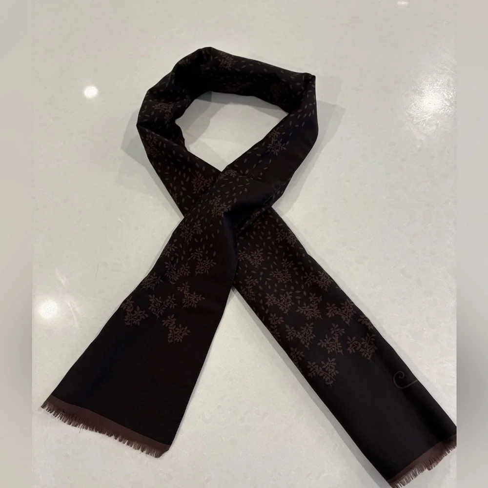 Cherie de Paris French-Inspired Brown Botanical Fringe Scarf - Picture 3 of 8